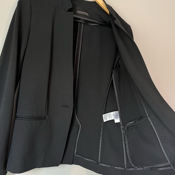 Banana Republic Unstructured Stretch Ponte Blazer in Black 4 - Picture 10 of 16